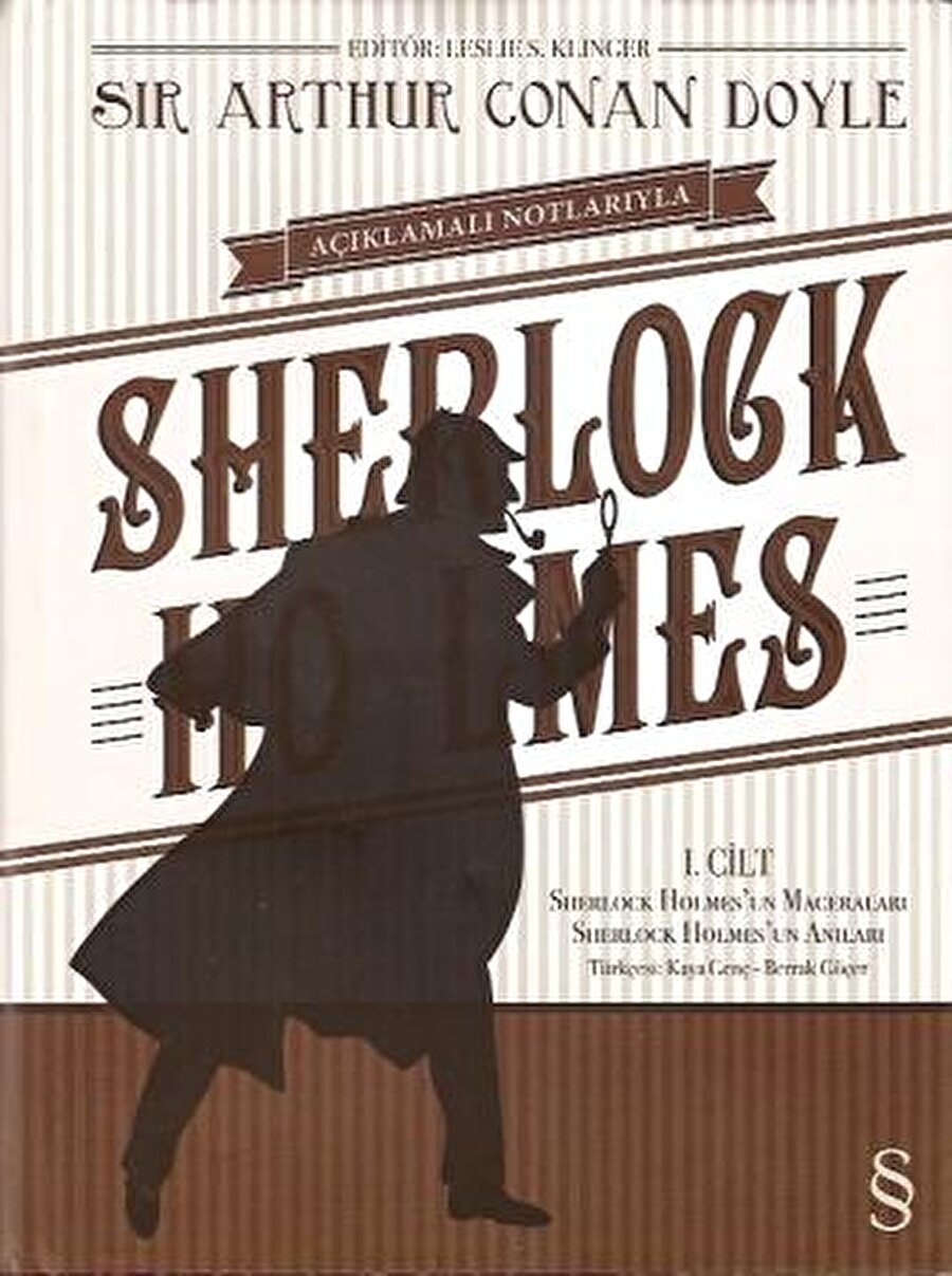 Kırmızı bu durumu şöyle anlatır:"Sherlock Holmes hastasıdır. Yeni çıkan eserlerini İngilizce'den anında çevirtip kendisine okutturuyor. Matematiğe meraklı. Hatta ateşli silahların mesafeleri konusunda bir risale kaleme aldığı bilinir."

                                    
                                    
                                
                                
