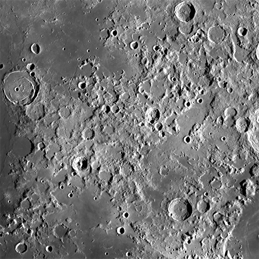 FATİH SULTAN MEHMET

                                    
                                    
                                    Fatih krateri de yine Ay yüzeyinde Toroslar'da yer alır. 60 kilometre çapa sahip kraterin komşusu da bir Türk, Ali Kuşçu krateridir. Fatih krateri, daire ağzı açık bir kraterdir. Etrafında irili ufaklı birçok krater bulunur. Atatürk kraterine de oldukça yakın bir konumdadır. 1958'de bu adı almıştır.

  

                                
                                
                                