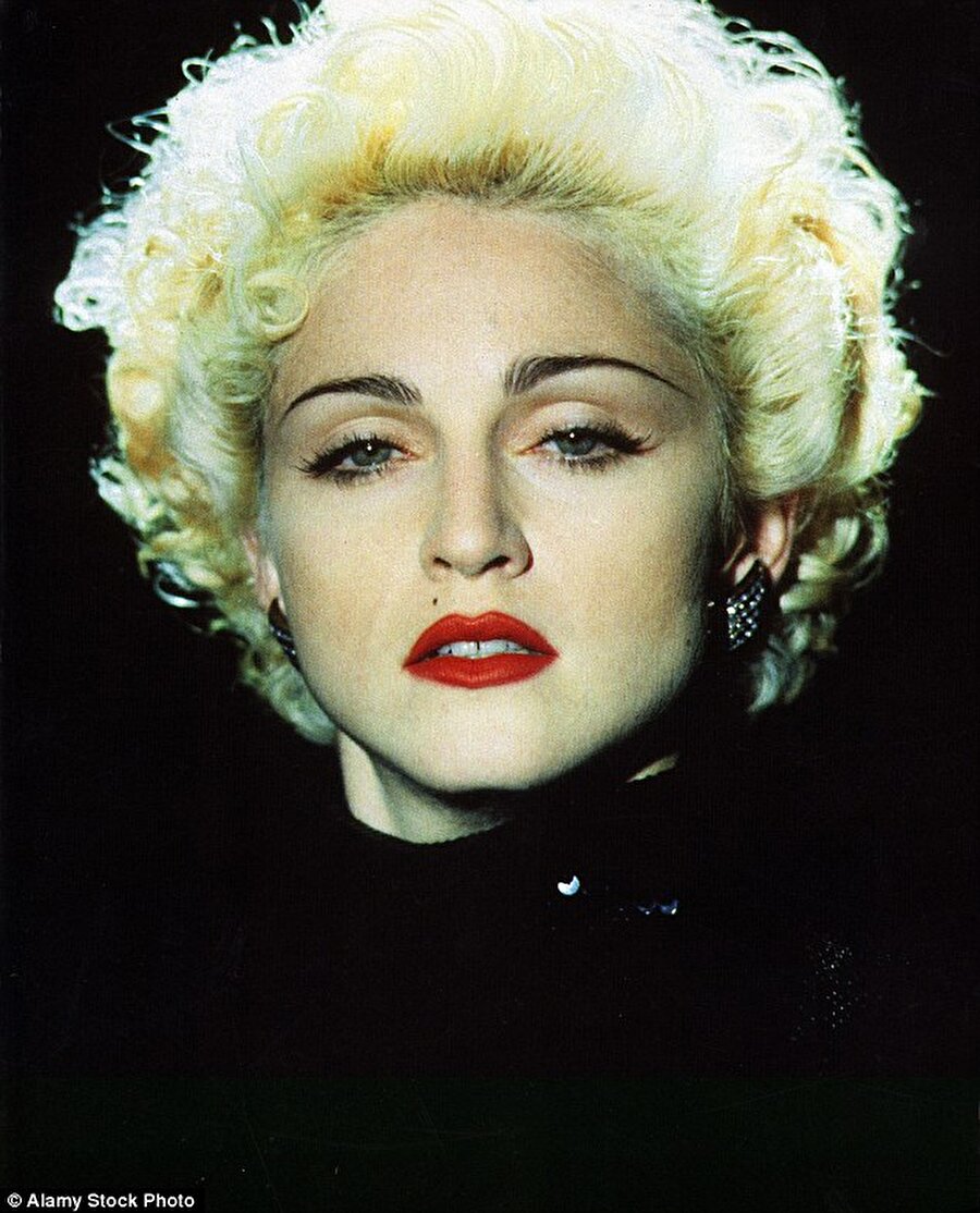 Madonna

                                    
                                