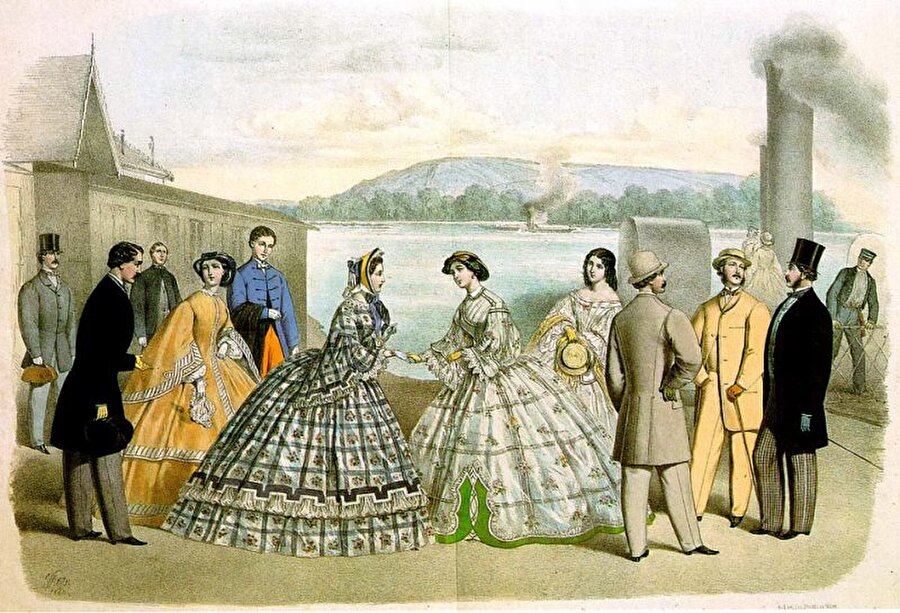 ABD'de üst sınıf tercihi

                                    
                                    
                                    
                                    
                                    
                                    
                                    
                                    19. yüzyıl ortasında krinolin Amerika'da üst sınıflar arasında popüler hale gelir ve daha ziyade elit, zengin, köle sahibi ve beyaz kadınlar tarafından giyilmeye başlanır.
                                
                                
                                
                                
                                
                                
                                
                                