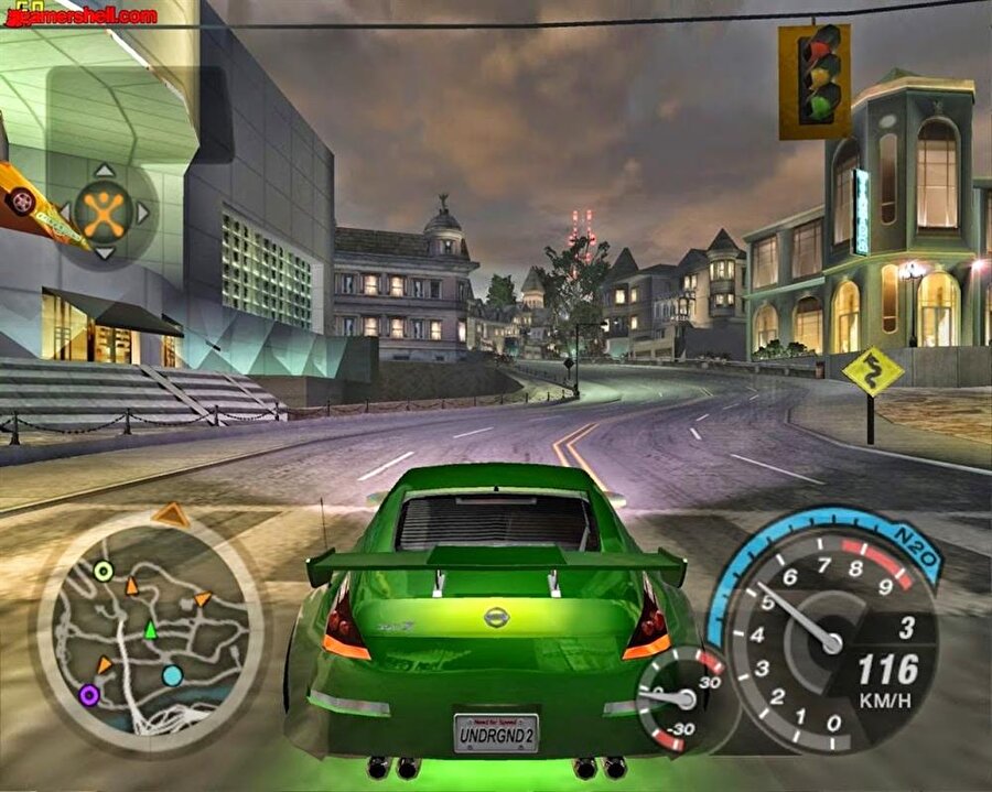 Need for Speed Underground 2. Oyuna efsane model Nissan 350Z ile başlardık ama sonra Peugeot 206'ya modifiye yapardık. Bir nesil arabalara aşık olduysa sebebi bu oyundur. Oyundaki arabasının ekran görüntüsünü alıp telefonuna ekran görüntüsü yapanların sayısı hiç de az değildi. 

                                    
                                    
                                    
                                
                                
                                