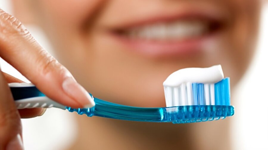 Diş fırçalamak fayda etmiyor

                                    Dişlerinizi istediğiniz kadar fırçalayın koku gitmez; çünkü kokunun kaynağı ağızdaki sarımsak kalıntısı değil, vücudun içerisinde gerçekleşen kimyasal işlemlerdir.


                                