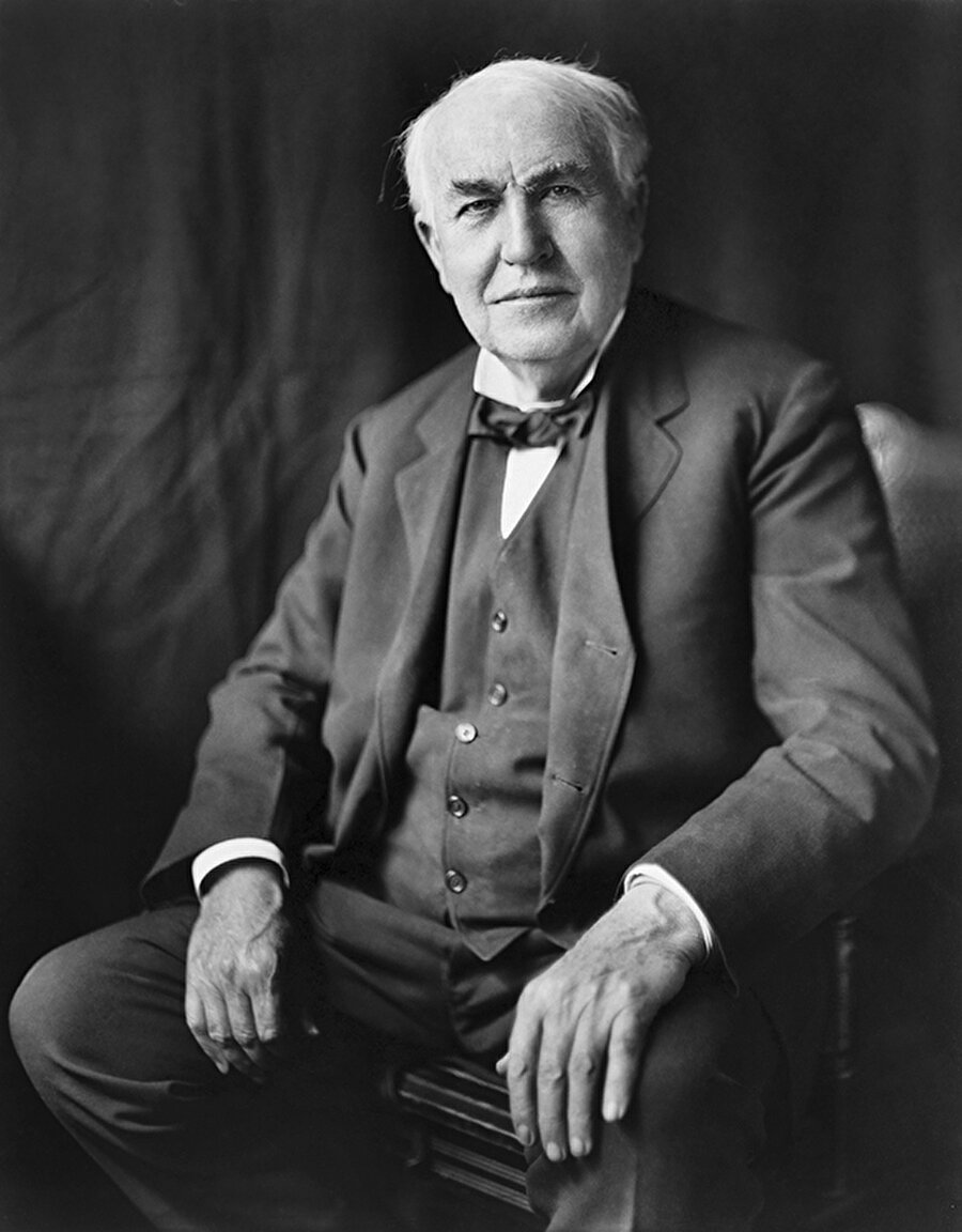 Thomas Edison
Edison bilimin yanı sıra aynı zamanda iş adamıdır. Tarihteki en önemli bilim insanlarından biri olmakla birlikte, 1093 patente sahiptir.
