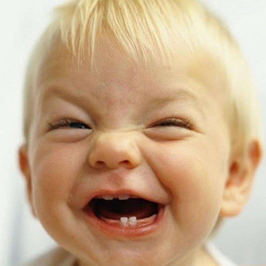 Gülmek
İnsanın her gün yaptığı en temel davranışlarından biri gülmektir. Ancak nedeni bilinmiyor. Bazı psikologlar gülmeyi hayvanlardan öğrendiğimizi iddia ediyorlar.