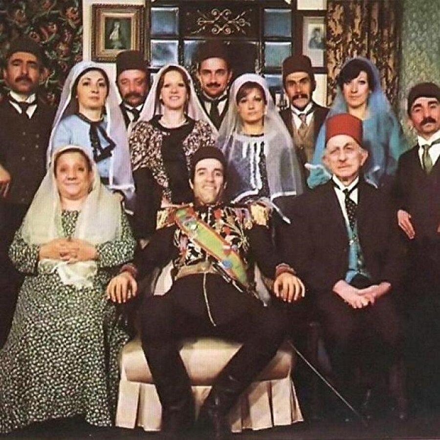 Tosun Paşa 

                                    
                                    
                                    1976 yapımı filmi Tellioğlularından Adile rolünü oynar. İki köklü aile Tellioğluları ve Sefer oğulları Yeşil vadi için bir araya girerler
                                
                                
                                