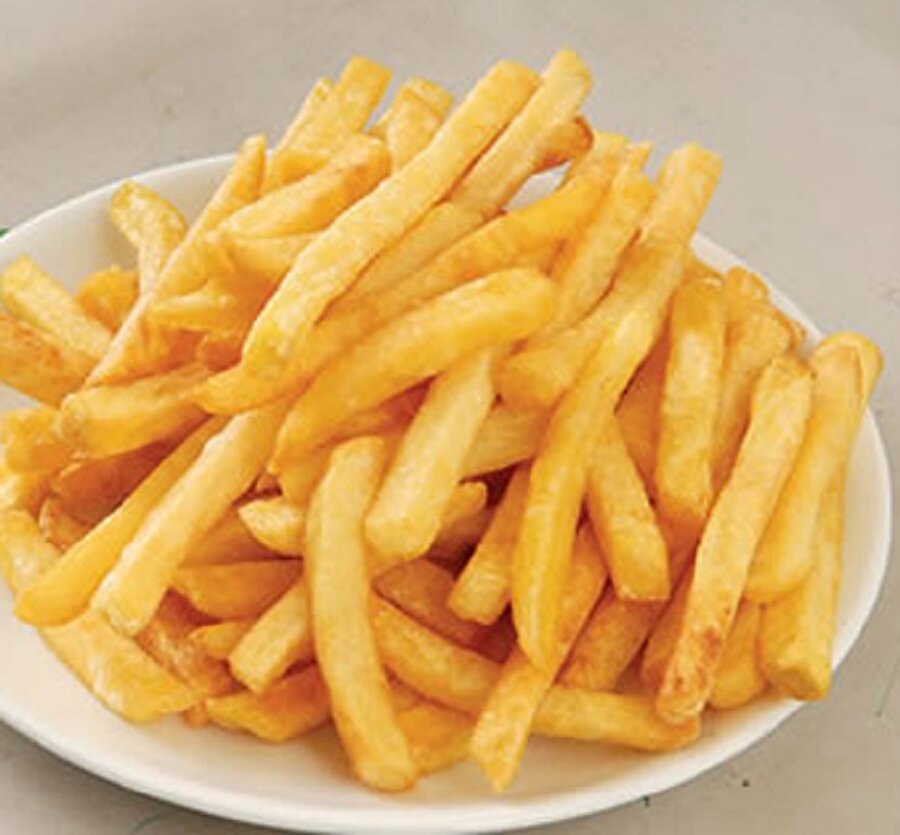 Patates kızartması
İnce ince doğradığınız patatesleri tavada kızartabilirsiniz.İsterseniz baharatta ilave edip o şekilde kızartabilirsiniz.