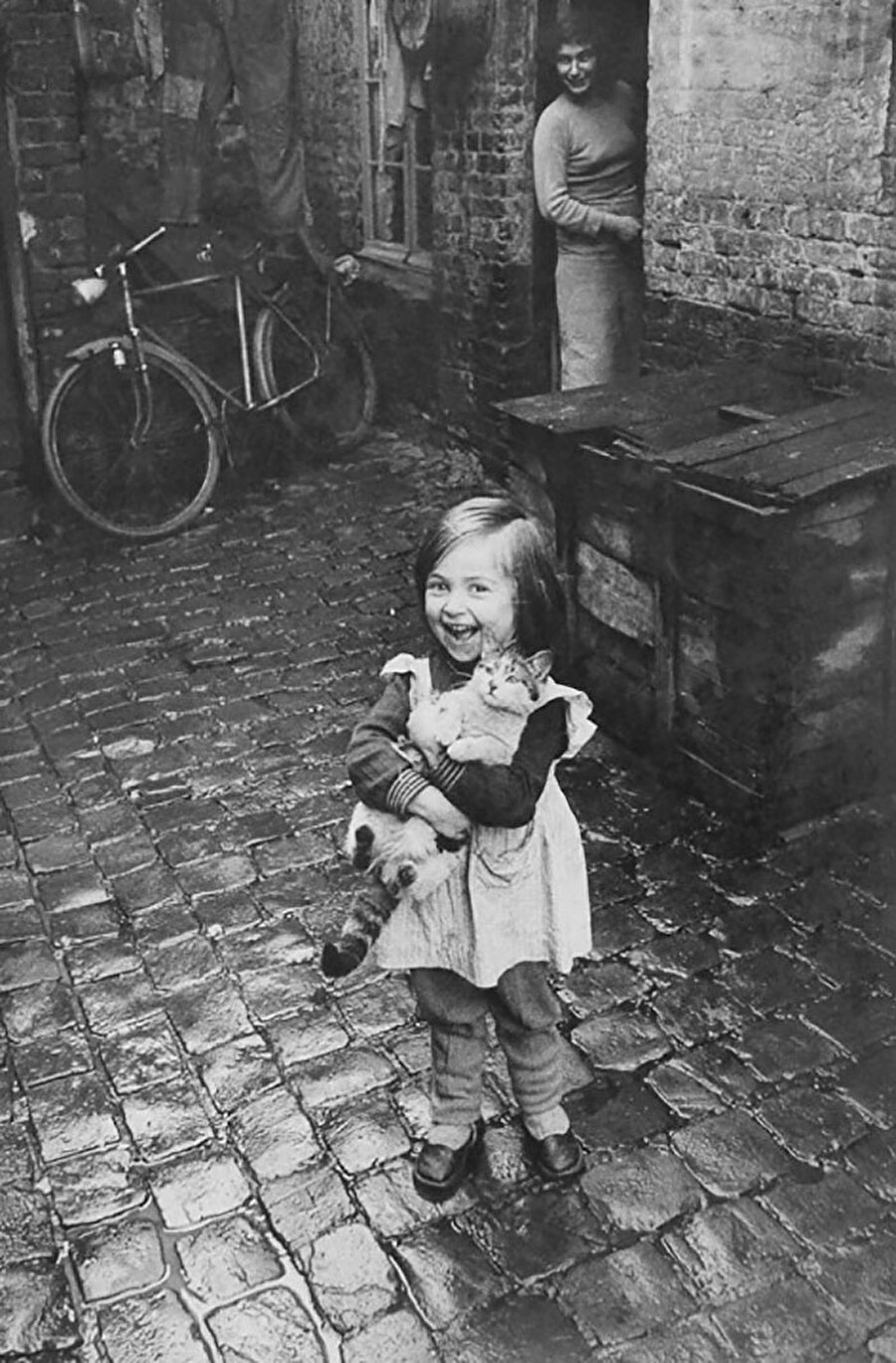 Küçük Fransız kız ve kedisi (1959)

                                    
                                    
                                
                                