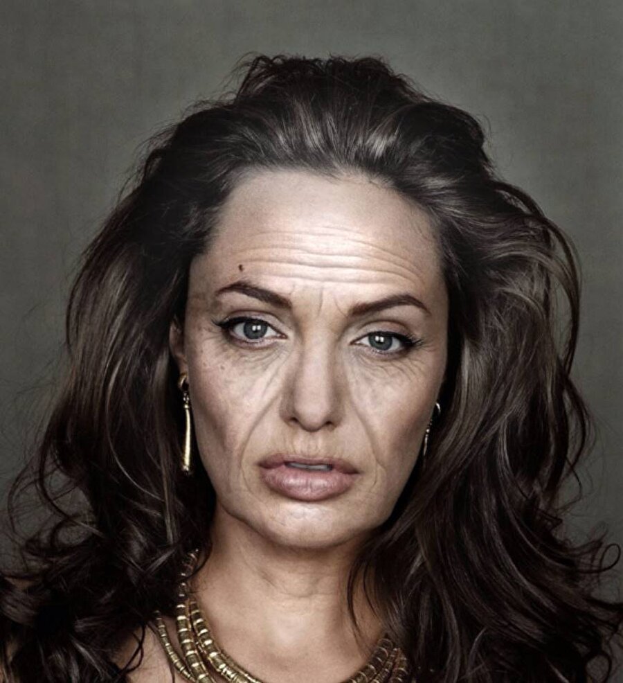 Angelina Jolie
