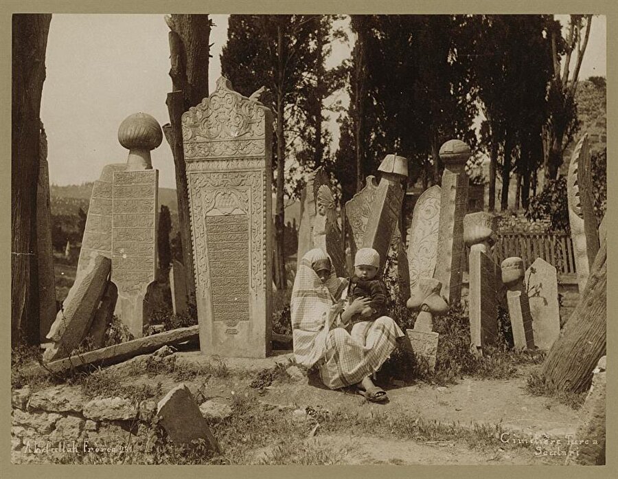 Üsküdar'da bir mezarlık
