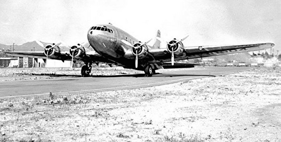 1964 yılında çıkan büyük bir hortum sonucu Boeing 307 Stratoliner tipi yolcu uçağı onarılamayacak derecede hasar gördü. 

                                    
                                    
                                    
                                
                                
                                