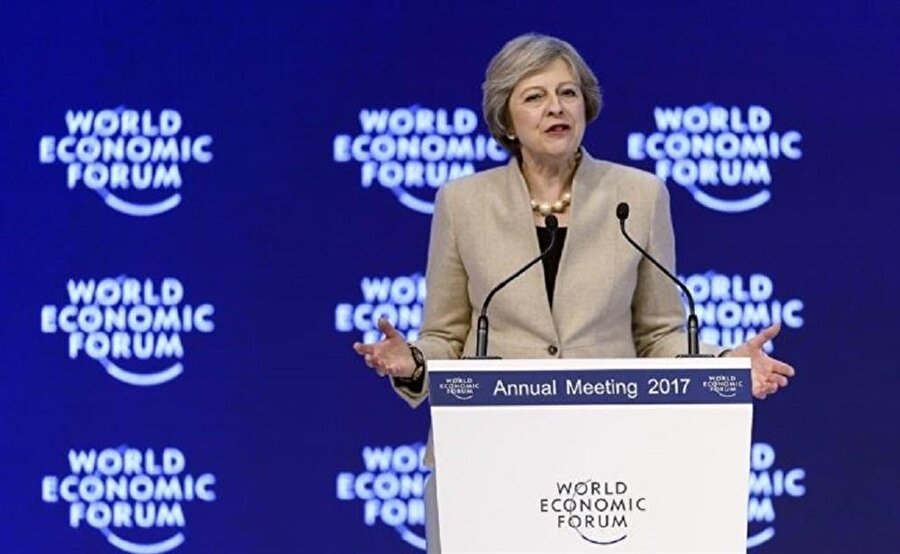 İngiltere Başbakanı Theresa May ise Davos'ta yapmış olduğu konuşmada, İngiltere'nin serbest piyasa alanında, serbest ticaret ve küreselleşmeyi savunmaya devam edeceğini belirterek, küresel ticarette dünya lideri olacaklarını söyledi. May, AB'den ayrılma kararının İngiltere'nin Avrupa'ya sırtını döndüğü anlamına gelmediğini, yine Avrupa ülkesi olduklarını fakat İngiltere'nin her zaman bunun ötesine bakacak bir ülke olduğunu belirtti.