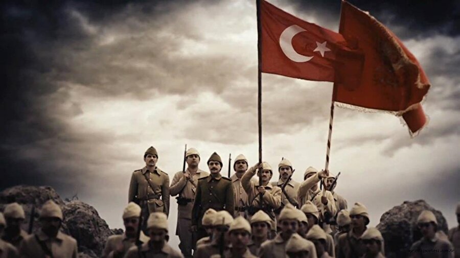 Rejim tartışması 1923'te sona erdi
Rejim değişikliği yapılmıyor. Anayasa'nın ilk 4 maddesi değiştirilmiyor. Türkiye Cumhuriyeti rejim değişikliği tartışmalarına 29 Ekim 1923'te Cumhuriyeti ilan ederek son vermiştir.
