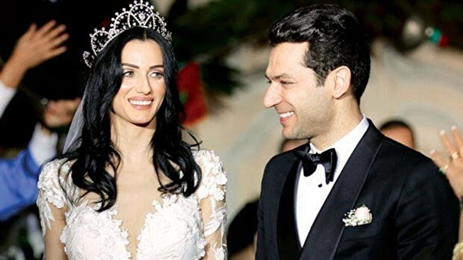 İstanbul düğünü

                                    Çift yakın zamanda Türkiye'de dünya evine girdi.
                                