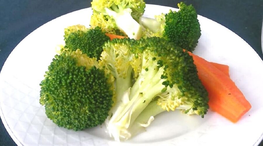 
                                    Havuç, brokoli ve salatalık gibi besinler doğal temizleyicilerdir.
                                