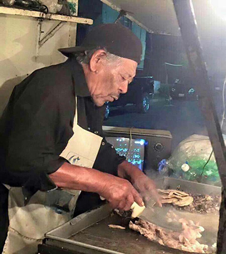 Meksika’nın enfes yemeği Taco servis eden Morgan Freeman

                                    
                                