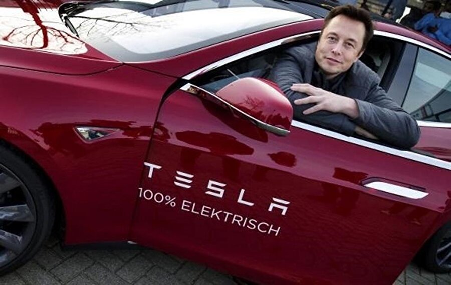 Tesla CEO'su Elon Musk Haziran 2014'te yaptığı açıklamada, şirketin teknoloji patentlerinin herkes tarafından iyi niyetle kullanılmasına izin vereceğini söylemiştir. Bu yaklaşım yetenekli çalışanları motive etmenin yanı sıra sürdürülebilir ulaşım için elektrikli otomobillerin kitlesel pazar payını hızlandırmak içindir.