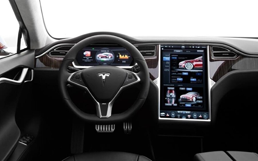 
	Tesla tamamen elektrikli ilk spor otomobil üretimi, Tesla Roadster, ile dikkatleri çekmiştir. Şirketin ikinci aracı tam elektrikli lüks sedan otomobil Model S'dir. Bu aracı iki yeni araç Model X ve Model 3 modelleri izleyecektir. Aralık 2016 itibarıyla, Tesla Motors 2008 yılından bu yana yaklaşık 186.000 elektrikli araba teslim etmiştir. Şirketin otomatik pilota sahip araçları son derece kullanışlıdır.

