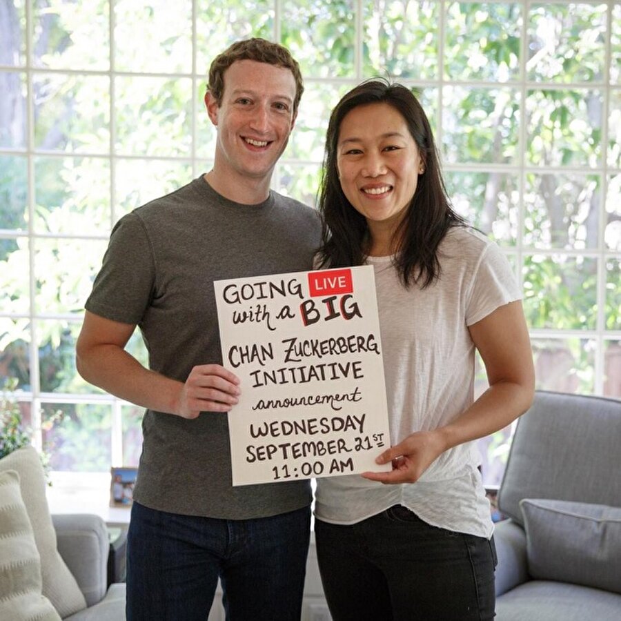 Mark Zuckerberg ve Priscilla Chan

                                    
                                
