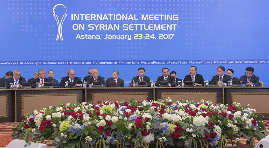 Suriye’deki askeri muhalefet ve rejim yönetimi, 6 yıl sonra ilk kez aynı masaya oturdu.

