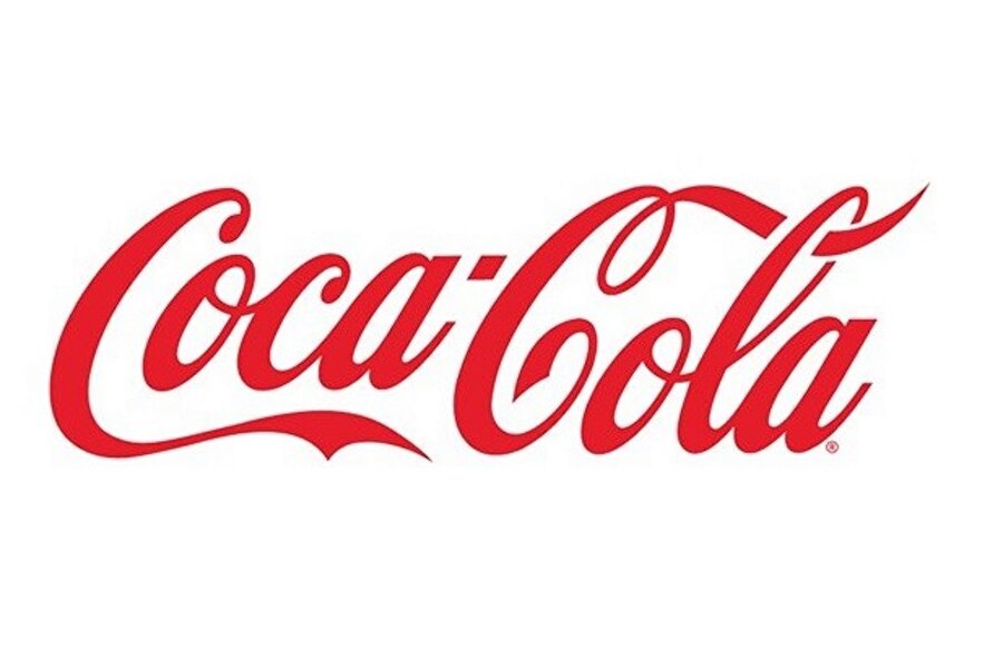 Coca Cola, Pakistan'daki yatırımlarına devam ettiğini duyurdu. Şirket yapmış olduğu açıklamada, Pakistan'daki büyüme beklentilerine paralel olarak yatırımlarına devam ettiğini. Bu kapsamda, Pakistan'da birkaç yıl içinde yeni fabrikaların açılması da dahil kapasite yatırımlarını planladıklarını. Daha önce 2015 yılında Coca-Cola İçecek Yönetim Kurulu Başkanı Tuncay Özilhan'ın da belirttiği üzere, takip eden 3 yıl içerisinde Pakistan'da Coca-Cola olarak 300 Milyon dolar yatırımın planlandığı ve potansiyel bölge olarak Faysalabad ve Islamabad'ın uygun bölgeler arasında yer aldığını fakat yapılacak olan yatırım tutarının, nihai yatırım kararına bağlı olarak değişim gösterebileceği açıklandı.