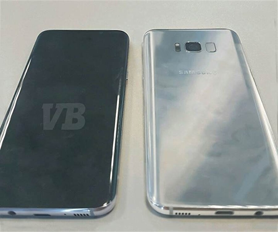 Galaxy S8 daha önce de haberlerimizde yer verdiğimiz gibi tamamen çerçevesiz bir ekranla gelecek. Ön tarafta 'Home' butonu olmayacak ancak görünüşe bakılırsa ekran, parmak izi de okuyamayacak. Parmak izi okuyucu arka tarafta, kameranın sağında yer alan bölgede bulunacak. Galaxy S8 5.8 inçlik ekrana, Galaxy S8 Plus ise 6.2 inçlik ekrana sahip olacak.