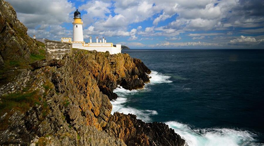 Man Adası

                                    Man Adası, İrlanda Denizi'nde yer alan bir ada.

 Başkent: Douglas
Nüfus: 85.888 (2013)
Para birimleri: İngiliz sterlini, Manx pound
Resmi dilleri: İngilizce, Man dili

                                