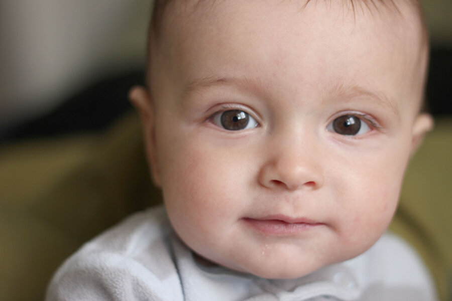 Yeni doğan bebeklerin şaşırtan göz gelişimi Yeni doğan bebeklerin şaşırtan göz gelişimi