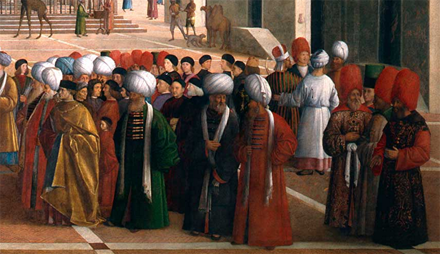 Meraklı Doğulular

                                    Tablonun genelinde Bellini'nin İstanbul hatıralarının tesiri görülür. Müslüman bir şehrin ayrıntıları ile bezenmiş tabloda fantezi de eksik değildir. Aziz Markos'un hemen önünde beyaz burkaları ile dikkat çeken diz çökmüş Doğulu kadınlar, onların arkasında sarıklı Müslüman erkekler dağınık halleriyle vaazı dinliyorlar.
                                