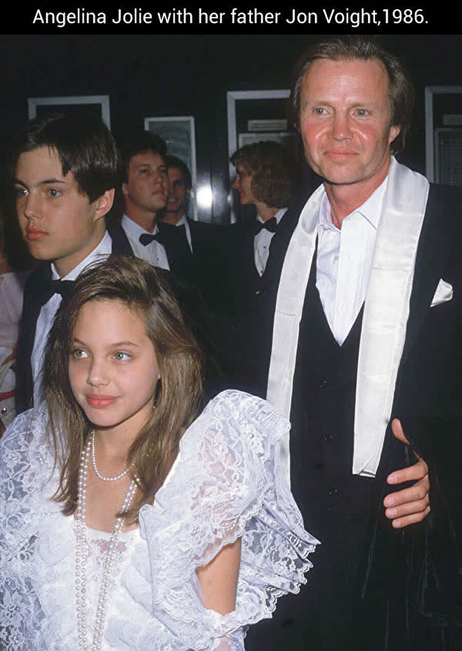 Angelina Jolie & Jon Voight (1986)
