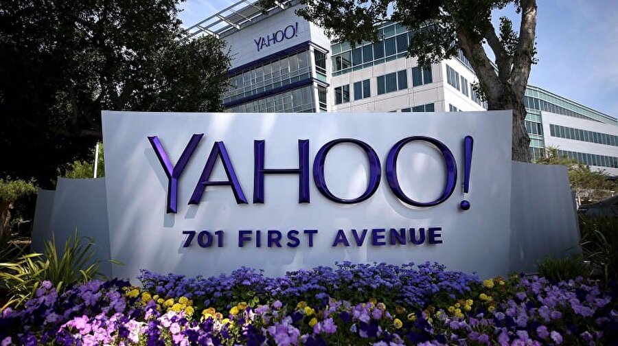 Yahoo

                                    
                                    Yahoo'nun kurucularından Jerry Yang ise ABD'ye Tayvan'dan göç etmişti.
                                
                                