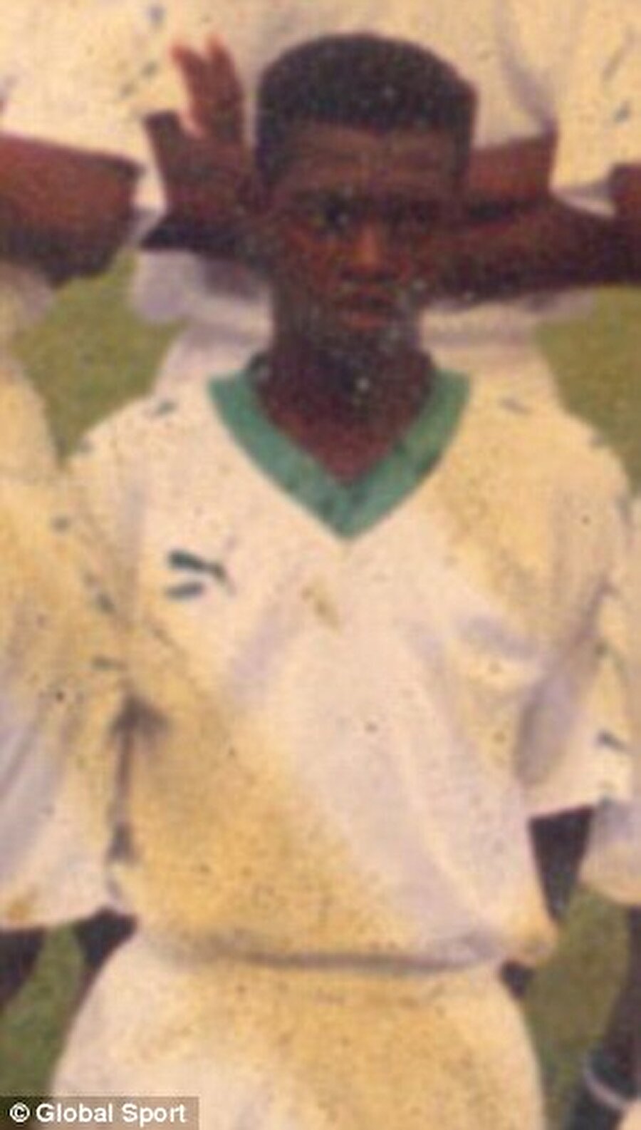 1984 yılında dünyaya gelen Adebayor, ailesini seçme şansına sahip değildi.

                                    
                                    
                                
                                