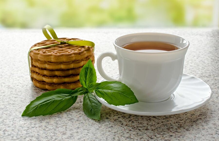 İyi bir idrar söktürücü olan fesleğeni çay olarak tüketecekseniz, ölçüyü kaçırmamakta fayda var.