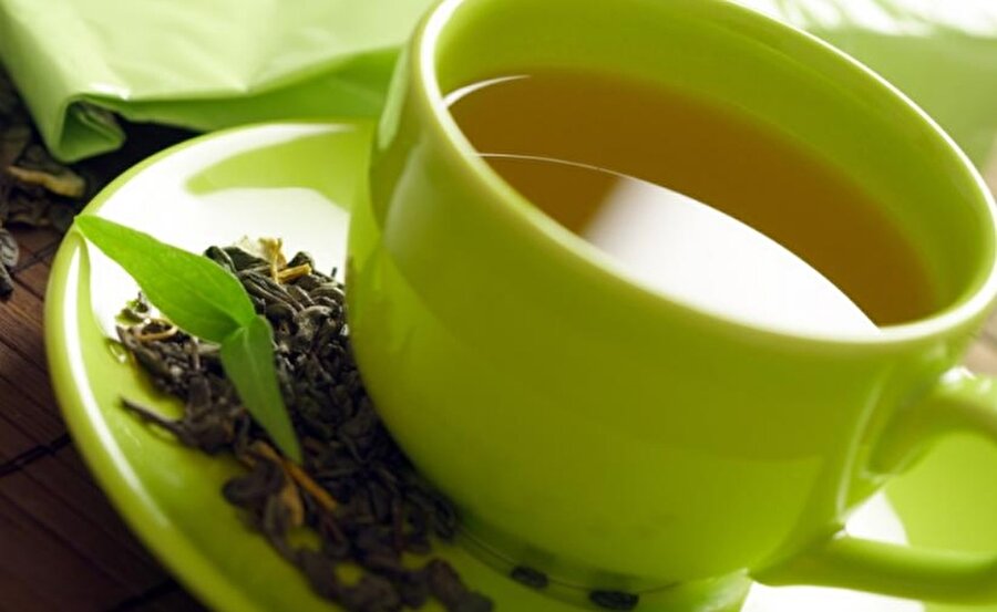 Sinirli ya da gergin olduğunuz zamanlarda mis gibi limonlu bir fincan fesleğen çayı sizi sakinleştirecektir. 