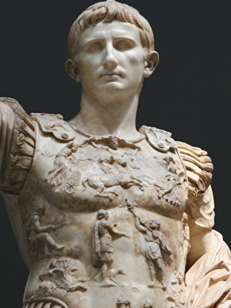 Ağustos (August)

                                    
                                    
                                    
                                    
	Ağustos adının İngilizce karşılığı olan "August", bir rivayete göre, Roma İmparatoru Caesar Augustus'a ithafendir. Augustus kendi isminin verildiği ayın önceki imparator Caesar gibi 31 gün olmasını istediği için Şubat ayı bir gün eksiltilerek buraya eklenmiştir. 

                                
                                
                                
                                