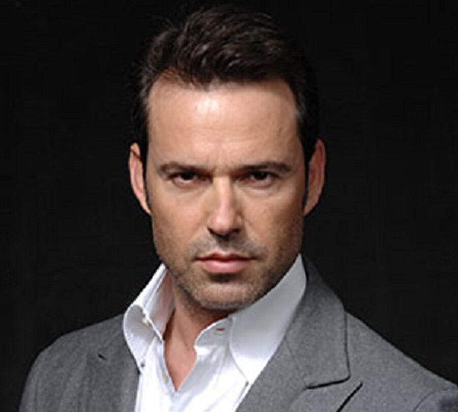 "Alkol değil, puro içtim"

                                    Ünlü manken, sunucu ve oyuncu Murat Başoğlu'nun kullandığı araç geçen yıl Arnavutköy'de trafik polisleri tarafından durduruldu. Alkolmetreyi üflemeyi reddeden Başoğlu, Arnavutköy polis karakoluna götürüldü. Burada 1.93 promil alkollü çıkan Başoğlu, savunmasında "Alkol değil, puro içtim. Bu yüzden alkollü çıktım" dedi.
                                