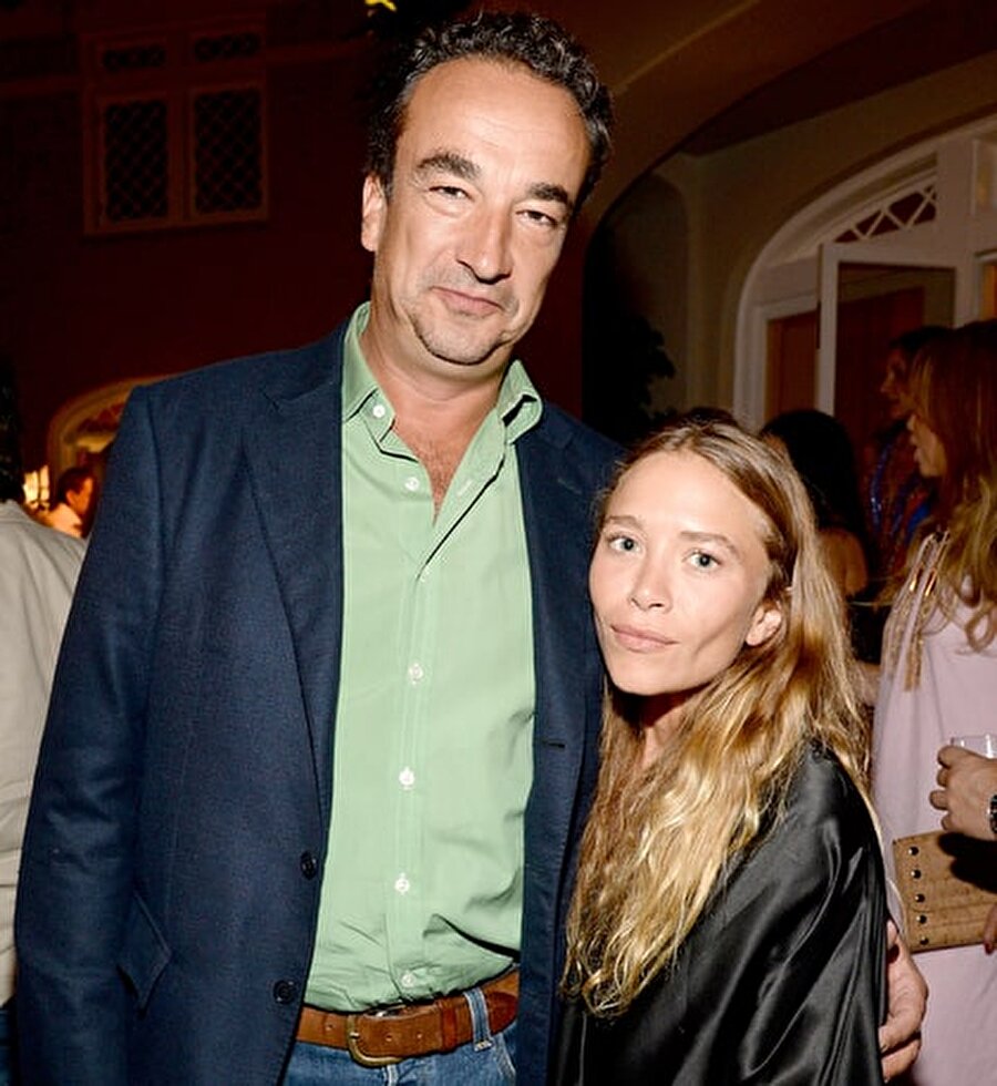 Sarkozy ile evlendi
Mary-Kate, 2015 yılında Fransa eski cumhurbaşkanı Nicolas Sarkozy'nin üvey kardeşi Olivier Sarkozy ile evlendi. Çiftin arasında 17 yaş fark bulunuyor.