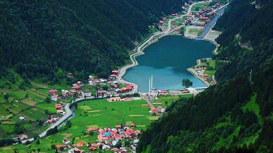 Trabzon/ Uzungöl

                                    
                                    
                                    
                                    
                                
                                
                                
                                