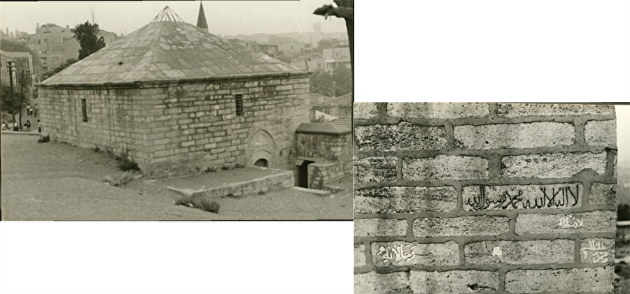 Savaklar (Eğrikapı Maksemi)
Eğrikapı dışında sur dibinde kare planlı, piramit çatılı taş maksem Mimar Sinan'ın eseridir. Tek çeşmeli ve tek kapılıdır. İçindeki 5 adet kitabeden en eskisi 1786 tarihli olup I. Abdülhamid dönemine aittir. Bu eser İstanbul'un su dağıtımında önemli bir noktadır. Mesirelik gibi olan bahçesine bakan 2 cephesinden giriş kapısının bulunduğu cephede hepsi yeniçerilere ait olan 10 adet remiz vardır. Yan cephede de kelime-i tevhid ile silik ve yarım halde 3 remiz bulunmaktadır. Giriş kapısı kemerine 31. bölük remzi, çıpanın yanına balık remzi yapılmıştır. Çıpa 26,5x22 cm. ebadındadır. Balık 22 cm. boyundadır. Yan üstteki demirli pencere yanında ucu yuvarlak toplu 'çifte vav' 17x12 cm. ebadındadır. Hemen yanında kılıç, biraz ilerisinde 'sağır kef' harfi, bunun hizasında servi ve yine 49. bölük remzi olan 'çifte vav' bu cephede Muhammed yazısı ile sene 1161 (1748) tarihi ve yine bu cephede kılıç remzi, üstünde 'cim 46' ve remzi olan üçlü flama kazınmıştır. 37 cm. genişlikte ve 41 cm. boyundadır. Dış sokak cephesinde çeşme kemeri kenarına da 33. bölüğün remzi olan uçan kuş remzi kazınmıştır. 13x8cm. ebadındadır (Resim 16, 17, 18, 19, 20). Savak duvarında başka kazımalar varsa da kesin olarak çözümlenenler bunlardır.