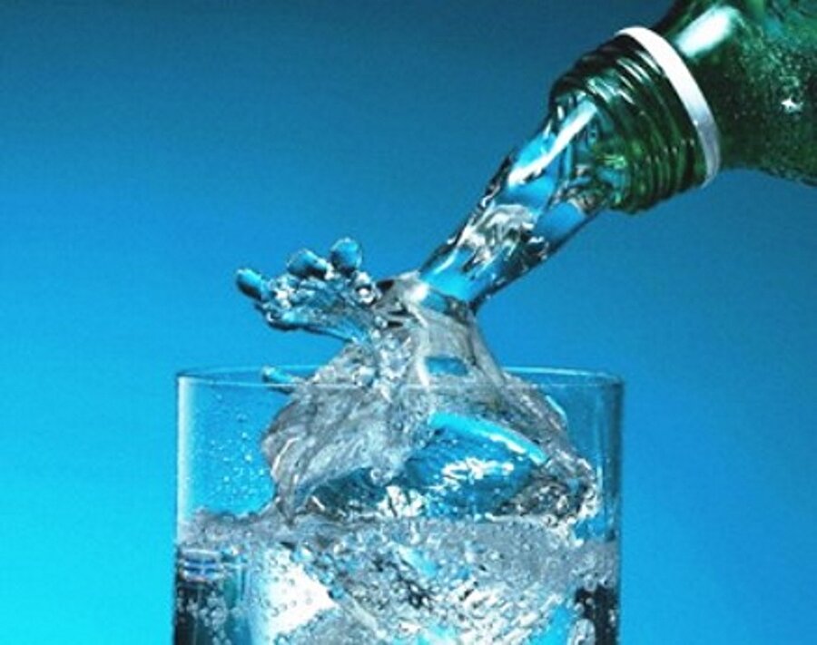 Kalp sağlığı için
Enfarktüs ile damar sertliğine yol açan hastalığın temelinde magnezyum eksikliği bulunmaktadır. Magnezyum eksikliği sonucu damarlarda yağ ve kalsiyum birikerek damar sertliğine neden olmaktadır. Bu yüzden günde iki şişe doğal maden suyu içmek enfarktüs olmanıza engel olacaktır.