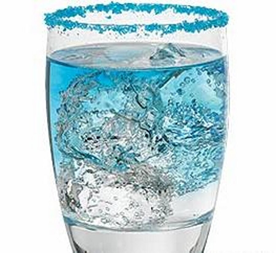 Kan basıncını düzenler
Maden suyu içerdiği kalsiyum ve magnezyum sayesinde ani kan basıncı dalgalanmalarının önüne geçer. Bu sayede kan basıncı düzenlenir. Ayrıca söylediğimiz iki mineral olan kalsiyum ve magnezyum, beyindeki elektrotların da dengesini sağladığı için beyin aktivitelerini güçlendirir ve beyin sağlığımıza faydalıdır.