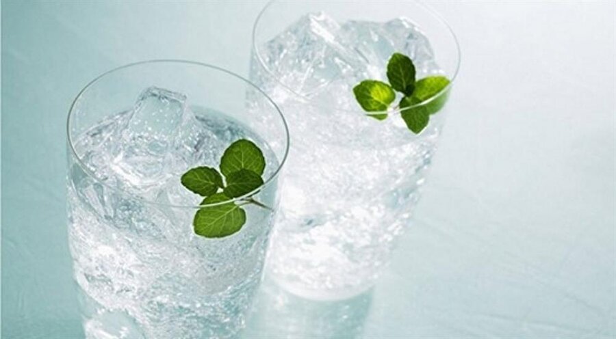 Sağlıklı kilo vermede yardımcı
Maden suyu direkt olarak sizi zayıflatmaz fakat vücuttaki yağları düzenlediği için sağlıklı kilo vermenizde yardımcıdır diyebiliriz.