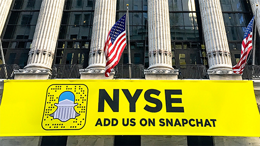 
                                    Mobil mesajlaşma uygulaması Snapchat'i oluşturan Snap adlı şirketin, New York borsasında (NYSE) ilk halka arz için hazırlandığı duyuruldu. Şirketin ABD Borsalar ve Menkul Kıymetler Komisyonuna yaptığı resmi başvuru açıklamasında ise hisselerinin New York borsasına bu sene içinde sunulmasının planlandığı bildirildi. Şirket halka arzdan yaklaşık 3 milyar dolar elde etmeyi amaçlıyor.
                                