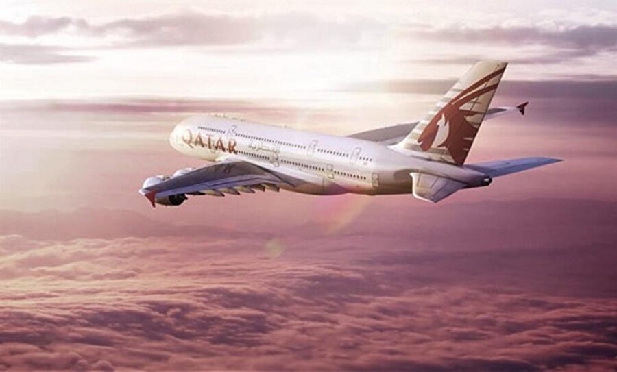 Katar Hava Yolları

                                    Katar Hava Yolları'nın Boeing 777 yolcu uçağı Katar'ın başkenti Doha'dan Yeni Zelanda'nın Auckland kentine, 16 saat 20 dakika sürecek uçuş için havalandı. Şimdiye kadar gerçekleştirilecek dünyanın en uzun uçuşunun yolcuları, yolculuk sırasında Dubai ve Umman'ı katedip, Hindistan'ın güney ucundan geçip, Hint Okyanusu üzerinden Yeni Zelanda'nın Auckland kentine ulaşacaklar. Yolculuk sırasında 10 zaman diliminden geçilecek.
                                