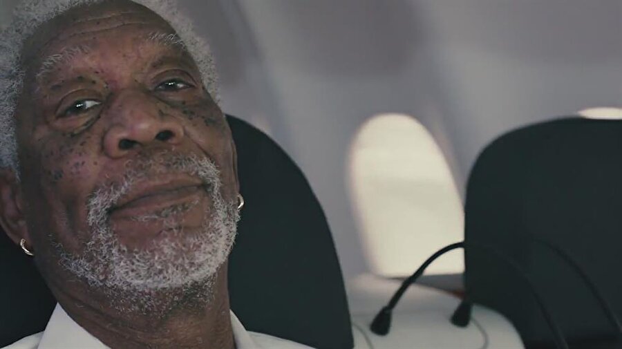 "Lisanslı bir pilot olarak uçmaya merakım var"
Freeman, THY uçağının içinde çekilen görüntüleri eşliğinde kurumun 'Widen your World' mottosuna vurgu yaptı.
Ünlü yıldız, "Lisanslı bir pilot olarak uçmaya özel bir merakım var. Bu nedenle bu projenin içerisinde olmak benim için son derece keyifli bir deneyim oldu. THY, alanında öncü bir profil. Dünyanın en çok ülkesine uçan ve bu denli prestijli bir havayolu şirketiyle çalışmak, benim için büyük bir onur" dedi.