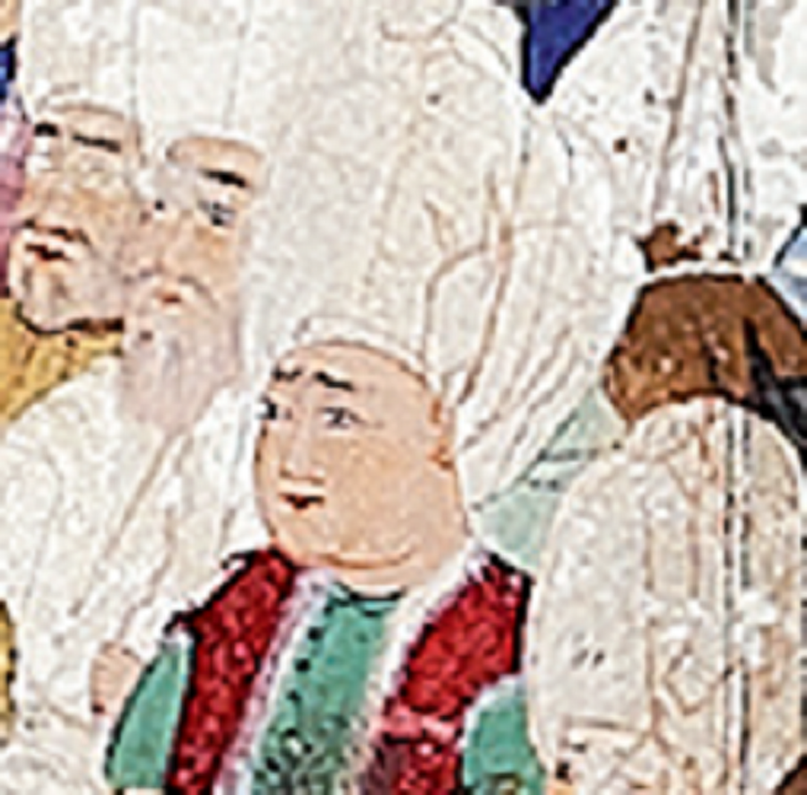 Hadım Gürcü Mehmed Paşa

                                    
                                    Ordunun en ön safında yürüyen vezirler arasında mor kaftanlı olanı hemen dikkatimizi çeker; zira bu kişi devrin diğer resimli kitaplarında da portresini gördüğümüz dönemin ikinci veziri Hadım Gürcü Mehmed Paşa'dan başkası değildir. I. Ahmed devrinden beri sarayda önemli görevlerde bulunmuş olan ve hadım olduğu için sakalsız tasvir edilen Mehmed Paşa, tıpkı diğer tasvirlerinde olduğu gibi hafif toplu bir şekilde ve yine mor, kolsuz kaftanı ile betimlenmiştir. İkinci vezir olmasından dolayı konumuna uygun bir şekilde vezirler arasında ikinci sırada tasvir edilmiştir.
                                
                                