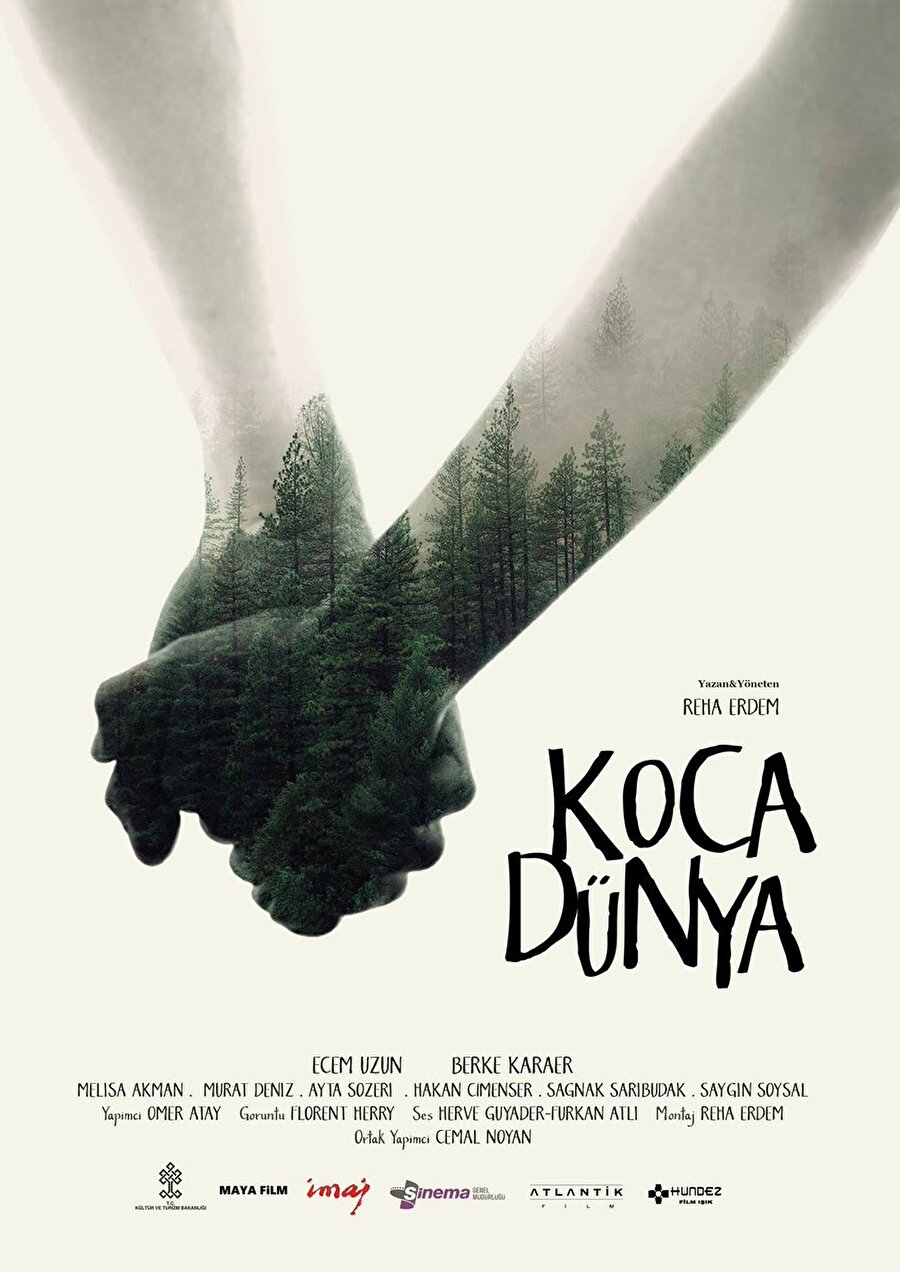 Koca Dünya
Türk sinemasının en önemli birkaç ustasından biri olan Reha Erdem'in “Koca Dünya”sı, Adana Film Festivali'nden en iyi film ödülüyle dönmüştü. İki kardeşin kaçış filmi izlediğimiz, ama sığındıkları ormanın gerçeküstülüğü ile uğradıkları kasabanın sert gerçeğinin çarpışması filmin asıl dinamiği belki de. Hüzünlü, komik, etkileyici bir masal Koca Dünya.