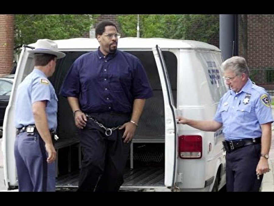 Kendall Francois
Cinayet işlediği tarih aralığı: 1996-1998
Cinayet sayısı: 8
Öldürdüğü insanların cesetlerini, ailesiyle birlikte yaşadığı evde uzunca bir süre sakladı.