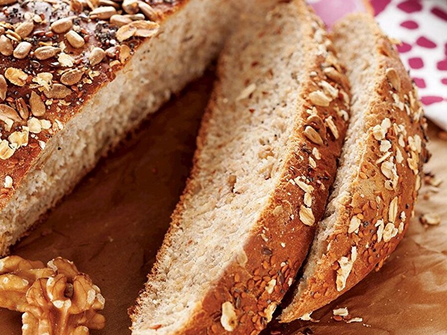 Çekirdekli kek
Çekirdekten tuzlu kekler yapabilirsiniz. Kaşar peyniri ve susam ekleyerek kekinizi renklendirebilir. Kekin üstünü de çekirdek içi ile süsleyebilirsiniz.
Kaynak:faydalarizararlari.com