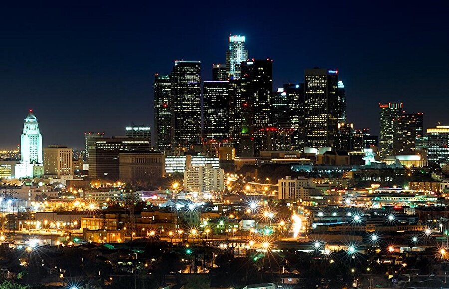 Los Angeles

                                    
                                    Quentin Tarantino'nun filmlerinin çoğu ya Los Angeles'da geçer ya da Los Angeles içeren sahneleri bulunmaktadır. 
                                
                                