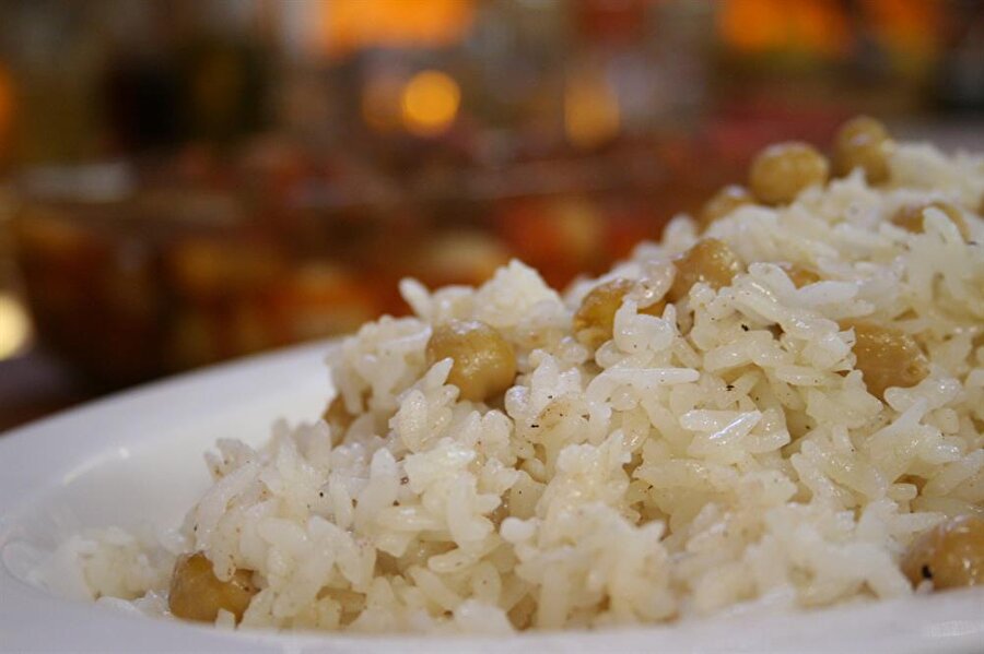 Pirinç
Glisemik oranı yüksek olan pirinci yedikten 3-4 saat sonra üstünüze bir yorgunluk çökecektir.
